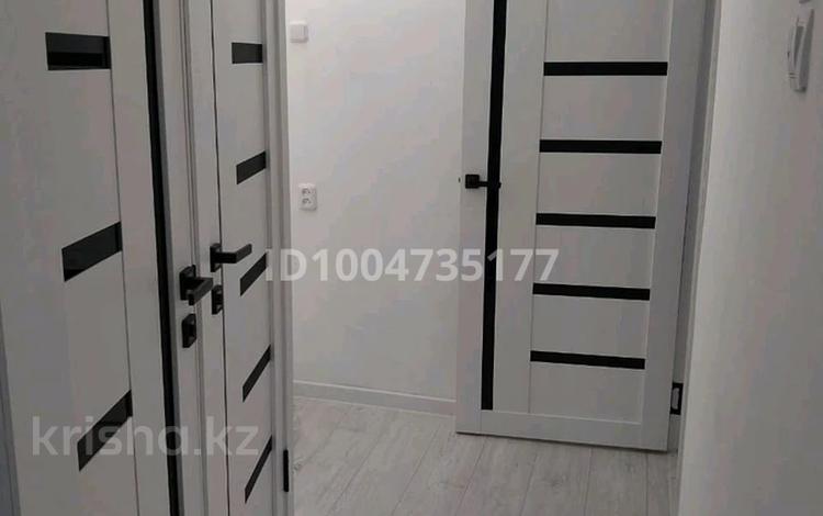 2-комнатная квартира · 47 м² · 1/5 этаж, Майкудук, Майкудук, 12й микрорайон — Магазин Мактуб за 17 млн ₸ в Караганде, Алихана Бокейханова р-н — фото 2