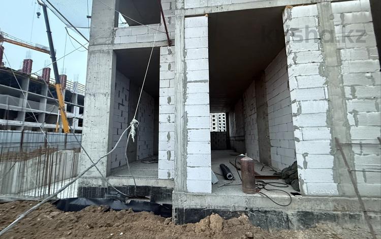 Свободное назначение, офисы, магазины и бутики, общепит, салоны красоты, медцентры и аптеки, образование · 100 м² за 140 млн 〒 в Астане, Есильский р-н — фото 7