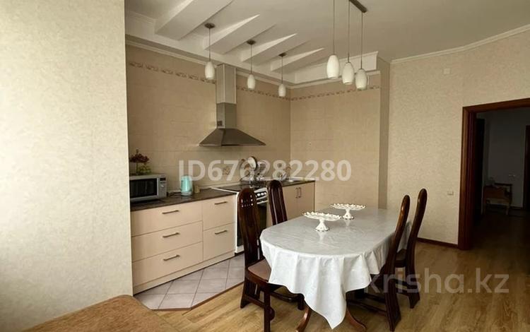 2-бөлмелі пәтер, 110 м², 6/10 қабат тәулігіне, Кунаева 36, бағасы: 20 000 〒 в Шымкенте, Аль-Фарабийский р-н — фото 12