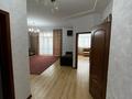 2-комнатная квартира, 110 м², 6/10 этаж посуточно, Кунаева 36 за 20 000 〒 в Шымкенте, Аль-Фарабийский р-н — фото 9
