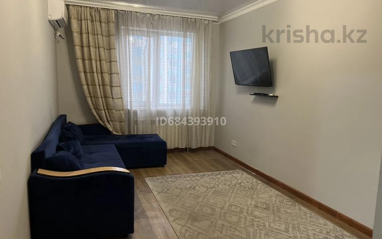 1-комнатная квартира, 40 м², 6/16 этаж помесячно, Райымбека 206/12 — Пр. райымбека уг.ул.Ауезова за 220 000 〒 в Алматы, Алмалинский р-н — фото 2