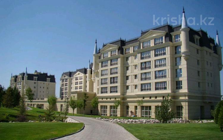 6-бөлмелі пәтер · 400 м² · 6/6 қабат, Мирас 188/2, бағасы: 3 млн ₸ в Алматы, Медеуский р-н — фото 2