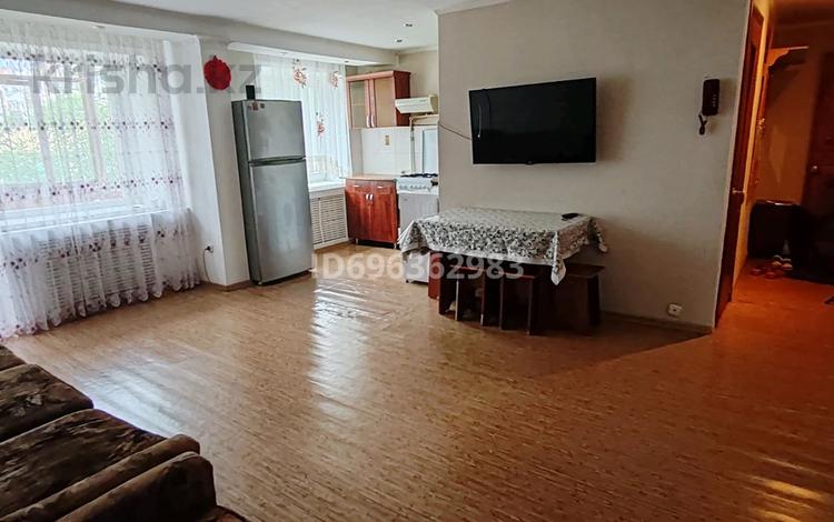 2-комнатная квартира, 45 м², 2/4 этаж помесячно, Альфа-Раби 40А