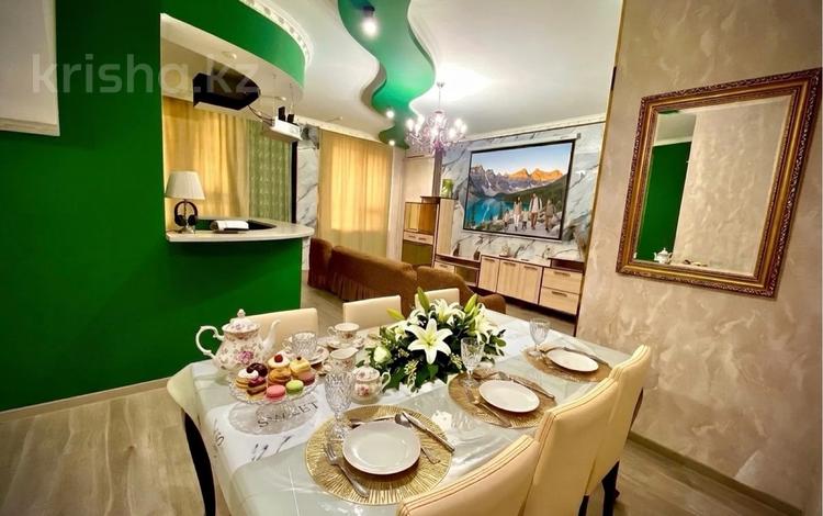 2-комнатная квартира · 100 м² · 2/6 этаж, Сатпаева 39в за 16 000 ₸ в Атырау — фото 75