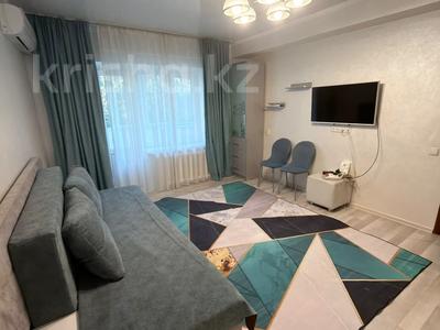 1-комнатная квартира · 40 м² · 2/5 этаж, мкр Самал-2 42 за 330 000 ₸ в Алматы, Медеуский р-н