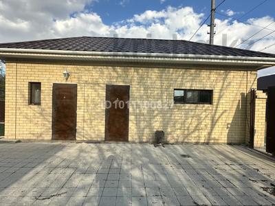 Жеке үй · 4 бөлме · 120 м² · 10 сот., мкр Ардагер, Матеш Дуйсенгалиева 9/1 — Возле Кэш, бағасы: 400 000 〒 в Атырау