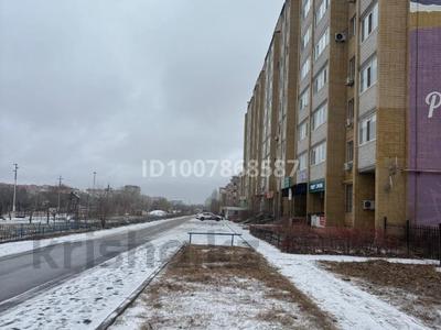 Свободное назначение, офисы, магазины и бутики, склады, салоны красоты, бани, гостиницы и зоны отдыха, фитнес и спорт, образование, развлечения, конференц-залы, кабинеты и рабочие места, студии · 100 м² за 300 000 ₸ в Актобе, мкр. Алтын орда