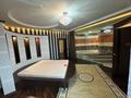 4-бөлмелі пәтер · 191 м² · 8/15 қабат, Самал-2 ш/а., Достык 128, бағасы: 163 млн ₸ в Алматы, Медеуский р-н
