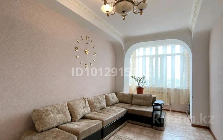 2-бөлмелі пәтер · 60.5 м² · 6/12 қабат, 11 ш/а., Локомотивная — Анвар-акватория, бағасы: 21.5 млн ₸ в Актобе, мкр 11 — фото 12