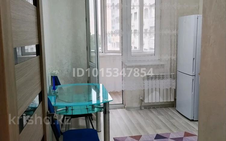 1-комнатная квартира · 40 м² · 4/13 этаж, Есенова 160/3 за 17 000 ₸ в Алматы, Жетысуский р-н — фото 2