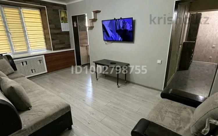 2-комнатная квартира · 46 м² · 1/5 этаж, Абая 160 за 10 000 ₸ в Таразе — фото 2
