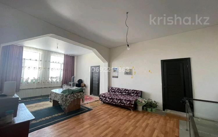 Жеке үй · 4 бөлме · 236 м² · 8 сот., Қарасай батыр — Магазин фартуна, бағасы: 38 млн 〒 в  — фото 2