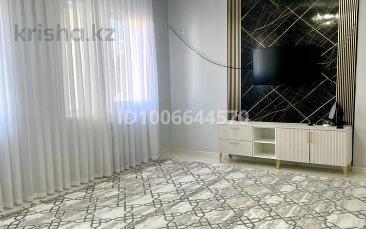 2-комнатная квартира · 77.4 м² · 2/9 этаж, 33-й мкр 7 за 16.7 млн ₸ в Актау — фото 2