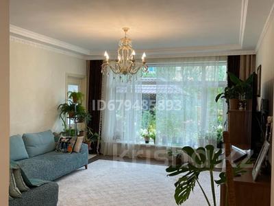 Часть дома · 5 комнат · 140 м² · 3 сот., Будапешт за 110 млн 〒 в Астане, Есильский р-н