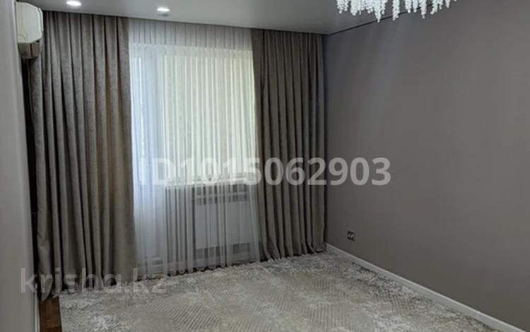 3-комнатная квартира · 62 м² · 5/5 этаж, мкр 5, Есет батыр 144 — Рядом школа гимназия имени Ахмета Байтурсынова за 22 млн ₸ в Актобе — фото 2