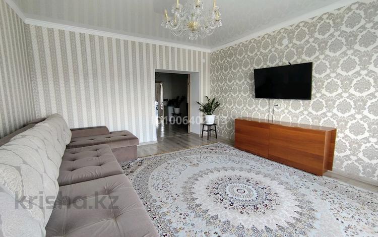 3-комнатная квартира · 95.7 м², мкр. Алтын орда, Баишева 7а — Облгаи за 33 млн 〒 в Актобе — фото 2