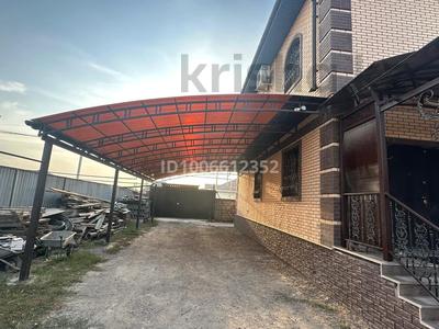 Часть дома · 9 комнат · 300 м² · 8 сот., Өркен 42 — Уг ул.Аксай за 125 млн 〒 в Боралдае (Бурундай)