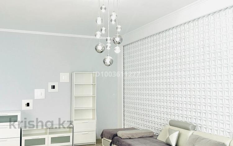 2-бөлмелі пәтер · 86 м² · 1/8 қабат, мкр Нурсая, Кожыкова, бағасы: 36.5 млн ₸ в Атырау — фото 19