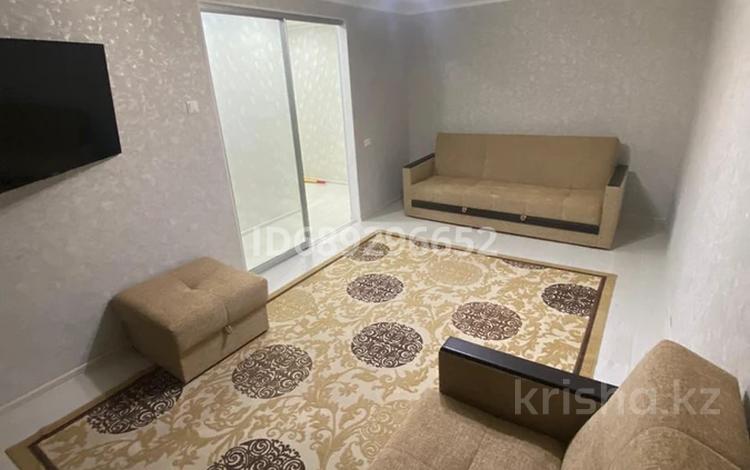 1-комнатная квартира, 35 м², 1/5 этаж, Алашахана за 12 млн 〒 в Жезказгане — фото 2