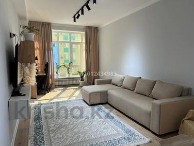 2-бөлмелі пәтер · 70 м² · 2/5 қабат, Самал-2 ш/а., ул. Абиш Кекилбайулы 60/2, бағасы: 28.5 млн ₸ в Атырау, мкр Самал-2
