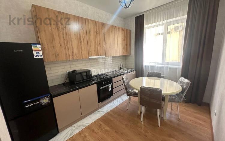 2-бөлмелі пәтер · 70 м² · 1/4 қабат, Нұрсая ш/а., Акжарма 19, бағасы: 200 000 ₸ в Атырау, мкр Нурсая — фото 2
