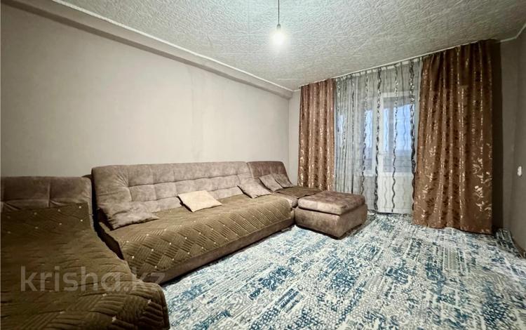 3-комнатная квартира · 59 м² · 5/5 этаж, ул. Жекибаева за 9.3 млн ₸ в Караганде, Алихана Бокейханова р-н — фото 2