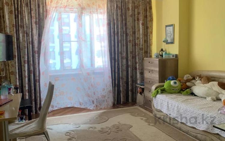 3-бөлмелі пәтер · 80 м² · 5/7 қабат, Нурмакова, бағасы: 72.5 млн ₸ в Алматы, Алмалинский р-н — фото 14