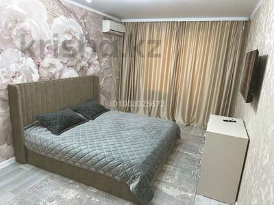 1-бөлмелі пәтер · 65 м² · 1/5 қабат, Тәуелсіздік 4 — Возле жекпе жек, бағасы: 13 000 ₸ в Актобе