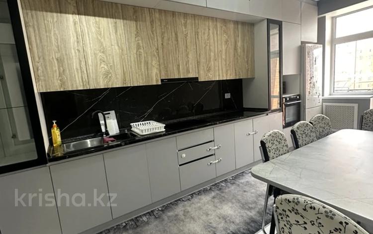 2-бөлмелі пәтер · 80 м² · 4/14 қабат, 17-ш/а. 9 — Халық арена, бағасы: 28 000 ₸ в Актау, 17-й мкр — фото 6