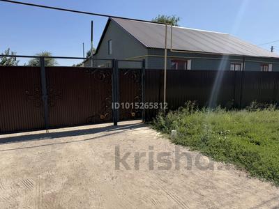 Отдельный дом · 4 комнаты · 130 м² · 10 сот., мкр Старый Аэропорт — Яблоневая за 50 млн ₸ в Уральске