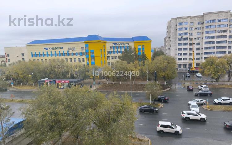 2-комнатная квартира · 50 м² · 5/9 этаж, Пр. абилкаир хана 71 — Гостиница космос за 18.5 млн ₸ в Актобе — фото 2