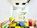 Свободное назначение, офисы, салоны красоты, фитнес и спорт, медцентры и аптеки, образование, развлечения, конференц-залы, кабинеты и рабочие места, студии · 142 м² за 600 000 ₸ в Астане, Сарайшык р-н — фото 2