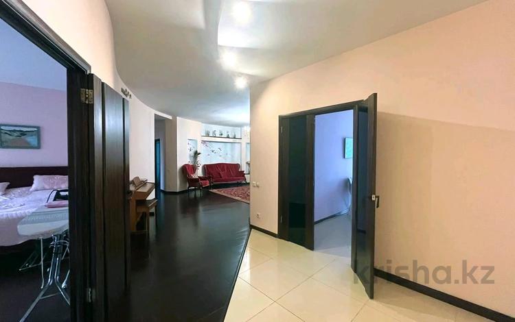 4-комнатная квартира · 133.4 м² · 5/5 этаж, Кабанбай батыра 7/1, 7/2, 7/3 за 60 млн ₸ в Астане, Нура р-н — фото 2