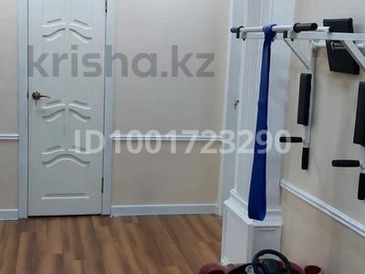 Продажа квартир в Атырауской обл.: 2-комнатная квартира · 76 м² · 2/9 этаж, мкр. Алмагуль, Алмагуль за 28 млн 〒 2-комнатная квартира · 76 м² · 2/9 этаж, мкр. Алмагуль, Алмагуль за 28 млн 〒 в Атырау