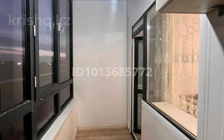 3-комнатная квартира · 79 м² · 2/19 этаж, мкр Юго-Восток, Мкр Юго-Восток, мкр Степной 1 — Ескы карзина за 270 000 ₸ в Караганде, Казыбек би р-н — фото 2