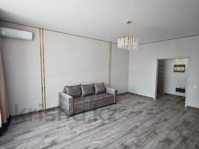2-бөлмелі пәтер · 93 м² · 2/7 қабат, Мкр. Береке 74, бағасы: 60 млн ₸ в Костанае