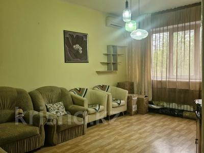 2-комнатная квартира · 62 м² · 2/5 этаж, мкр Аксай-5 7 за 36.5 млн ₸ в Алматы, Ауэзовский р-н