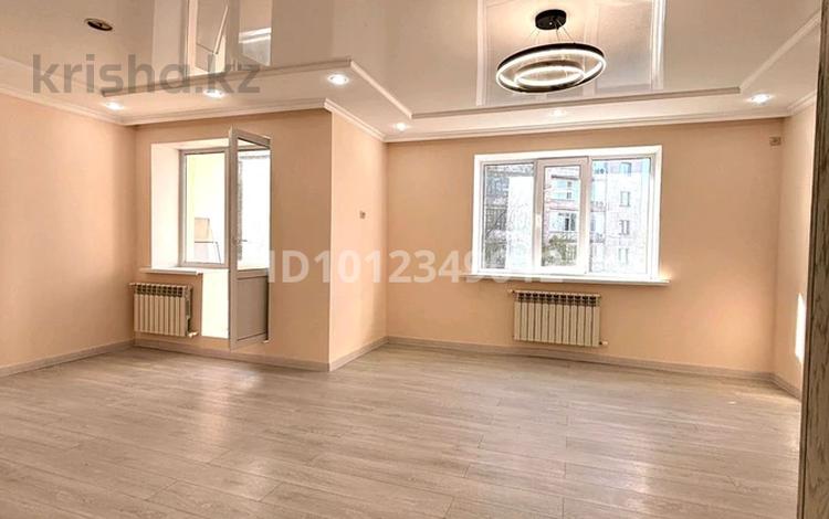 3-бөлмелі пәтер · 100 м² · 3/9 қабат, ул. Гагарина 1/1, бағасы: 26 млн ₸ в Уральске — фото 2