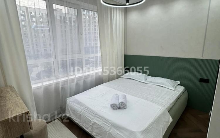 2-комнатная квартира · 60 м² · 3/16 этаж, мкр Кайтпас 1, Жк Гранд Парк — Сдам однокомнатную квартиру в Каратауском районе, в шаговой доступности зоопарк, дендропарк, блинчик, салоны красоты, маркеты, кофейня. В квартире имеется: * Смарт ТВ * Холодильник * Пылесос * Утюг * Посуда * Фен * Туалетные принадлежности * Чистая постель * Полотенце Квартира не сдается для вечеринок, и людям с животными. Заезд в 14:00, выезд 12:00. за 17 000 ₸ в Шымкенте, Каратауский р-н — фото 3