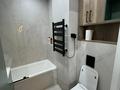 2-комнатная квартира · 60 м² · 3/16 этаж, мкр Кайтпас 1, Жк Гранд Парк — Сдам однокомнатную квартиру в Каратауском районе, в шаговой доступности зоопарк, дендропарк, блинчик, салоны красоты, маркеты, кофейня. В квартире имеется: * Смарт ТВ * Холодильник * Пылесос * Утюг * Посуда * Фен * Туалетные принадлежности * Чистая постель * Полотенце Квартира не сдается для вечеринок, и людям с животными. Заезд в 14:00, выезд 12:00. за 17 000 ₸ в Шымкенте, Каратауский р-н — фото 3