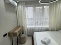 2-комнатная квартира · 60 м² · 3/16 этаж, мкр Кайтпас 1, Жк Гранд Парк — Сдам однокомнатную квартиру в Каратауском районе, в шаговой доступности зоопарк, дендропарк, блинчик, салоны красоты, маркеты, кофейня. В квартире имеется: * Смарт ТВ * Холодильник * Пылесос * Утюг * Посуда * Фен * Туалетные принадлежности * Чистая постель * Полотенце Квартира не сдается для вечеринок, и людям с животными. Заезд в 14:00, выезд 12:00. за 17 000 ₸ в Шымкенте, Каратауский р-н — фото 7