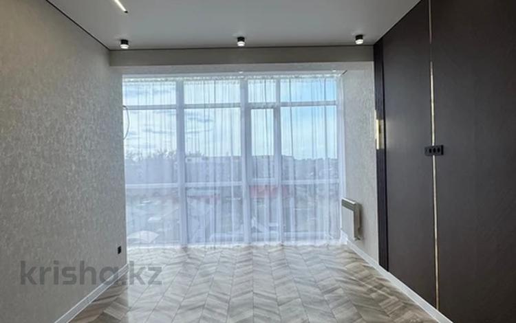 2-бөлмелі пәтер · 71 м² · 5/10 қабат, Ульяны Громовой 27/1, бағасы: 32 млн ₸ в Уральске — фото 2