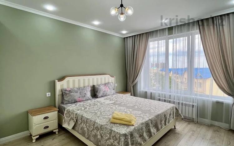 2-бөлмелі пәтер · 75 м² · 4/9 қабат, Абылхаир хана 63 — Жумагалиева, бағасы: 20 000 〒 в Атырау — фото 2