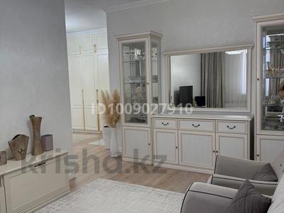 3-бөлмелі пәтер · 83 м² · 15/17 қабат, Кайым Мухамедханов 12/3, бағасы: 55 млн ₸ в Астане, Нура р-н