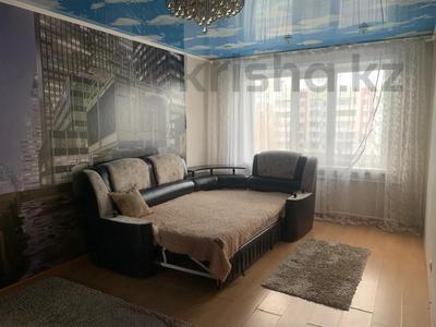 3-комнатная квартира, 65 м², 3/9 этаж помесячно, Жамбыла Жабаева за 200 000 〒 в Петропавловске