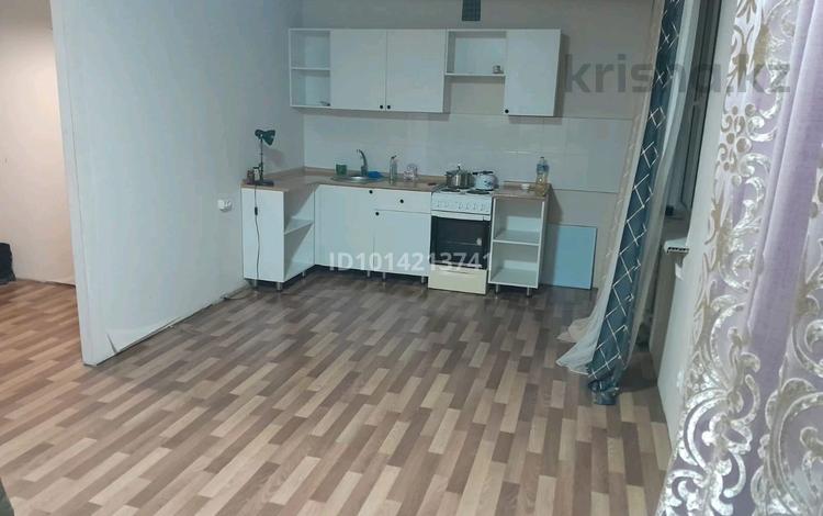 1-комнатная квартира · 59 м² · 9/9 этаж, Карбышева 52 — Возле кафе Дубай рынык школа садик остановка за 120 000 ₸ в Усть-Каменогорске — фото 2