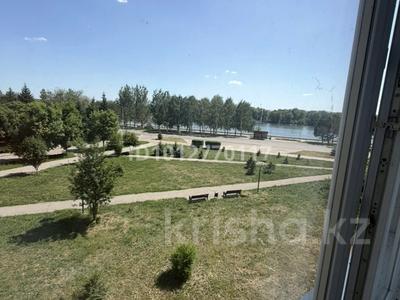 1-бөлмелі пәтер · 54 м² · 3/9 қабат, Славского 44, бағасы: 24 млн ₸ в Усть-Каменогорске, Ульбинский