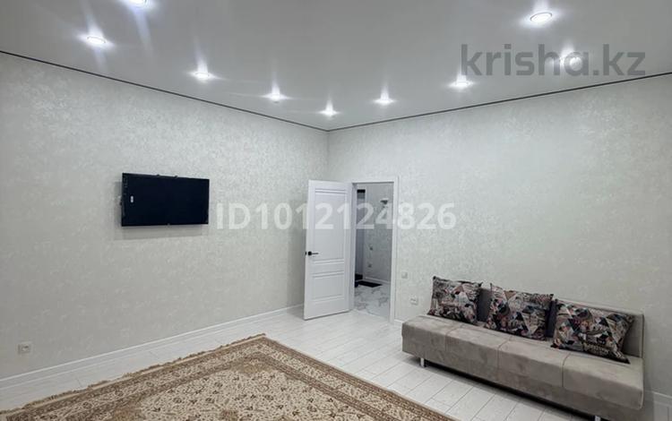 1-бөлмелі пәтер · 52 м² · 3 қабат, ул. Ораза Татеулы 100В, бағасы: 180 000 ₸ в Актобе — фото 2