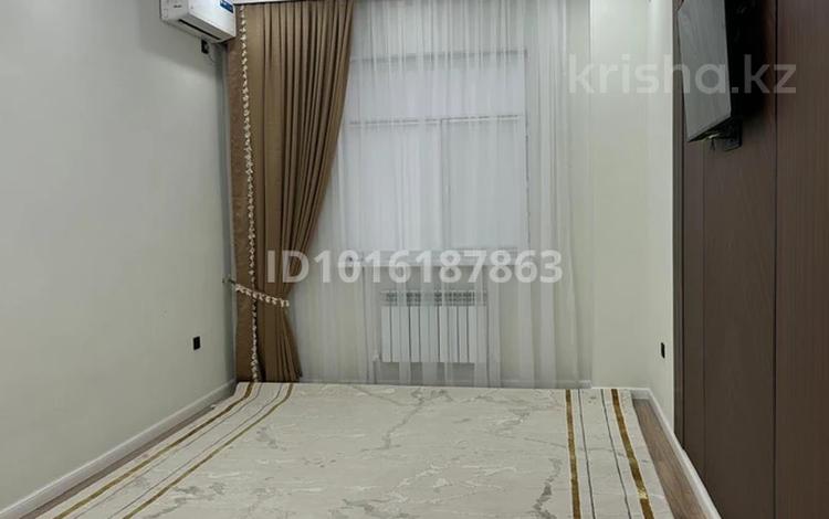 2-комнатная квартира · 78 м² · 6/12 этаж, 19-й мкр, 19 мкрн 5 за 270 000 ₸ в Актау — фото 2