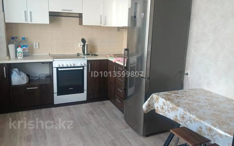 2-комнатная квартира · 55 м² · 10/10 этаж, мкр Юго-Восток 1/4 — Строймарт за 180 000 ₸ в Караганде, Казыбек би р-н — фото 2